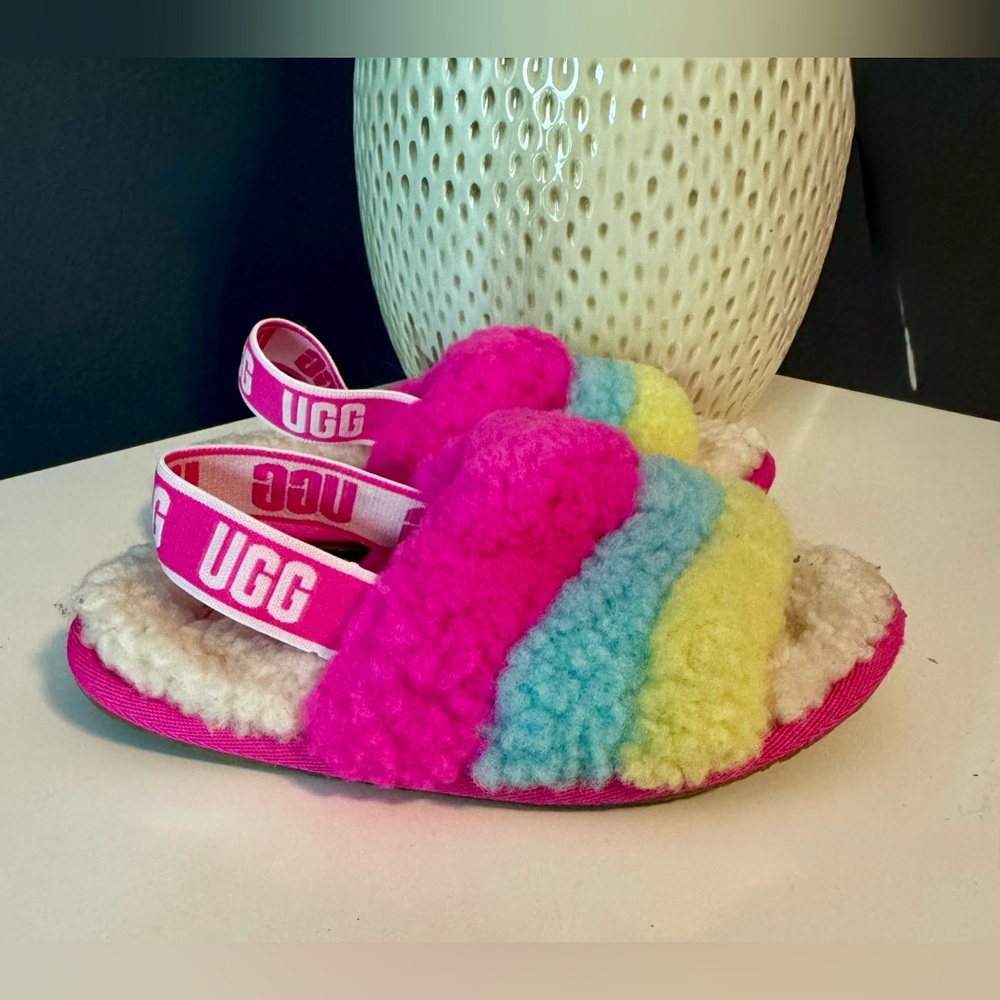 UGG Toddler Little Girl Fluff Yeah Slipper Sandals Size 11. Brand New